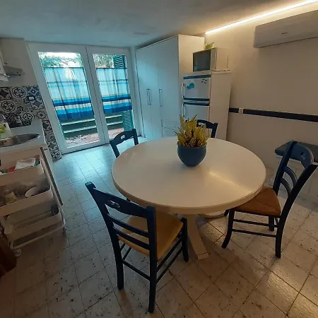 La Tavernetta Little House איסקיה